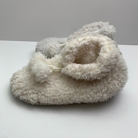 Muk Luks White Cozy Faux Fur Bootie Slipper - Picture 6 of 9
